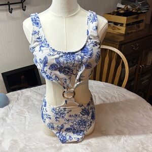Cupshe Blue and White Floral One Piece Swimsuit